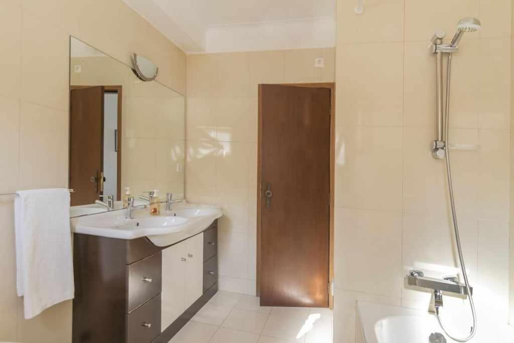 Quintinha De Sabadim - 500 Metros Da Ecovia De Sistelo